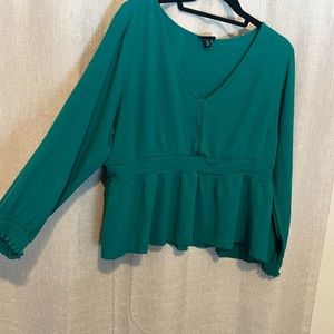 Torrid size 3 crop blouse